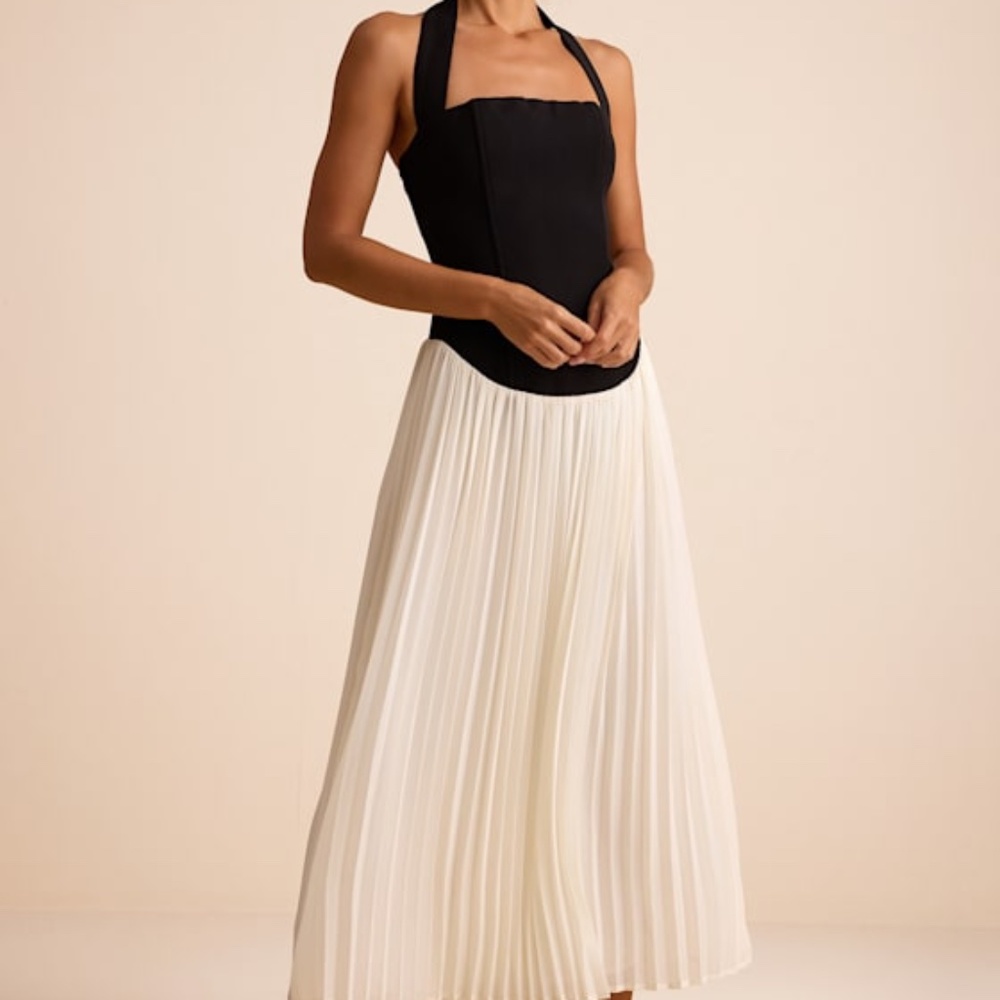Lulus Suri Black And Ivory Mixed Media Halter Maxi Dress - Size XS